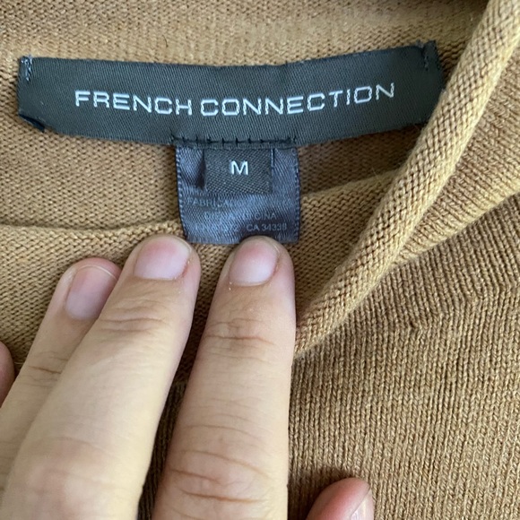 French Connection Sweater Size Medium Turtleneck Colorblock Tan White Neutral - Picture 2 of 9